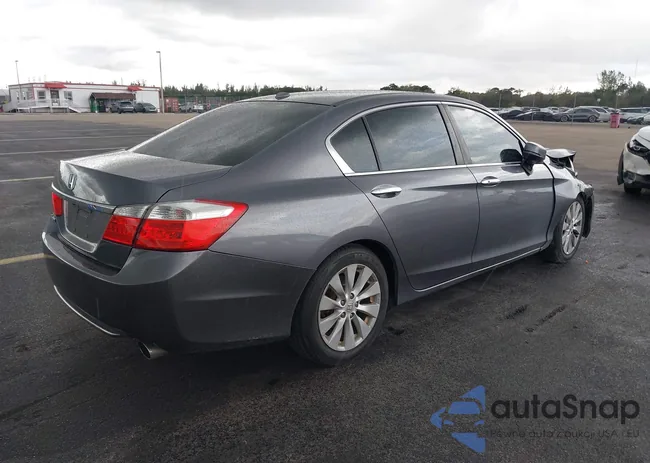 1HGCR2F80EA070984: 44231221