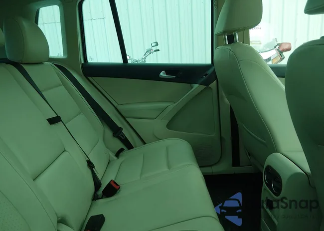 WVGBV7AX2CW596336: 44232522