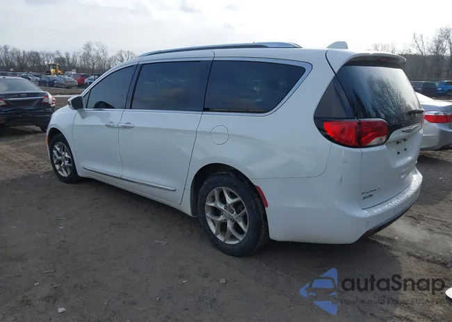 2C4RC1GG7HR704642: 44232557