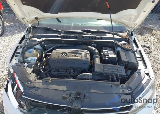 3VWD17AJ2FM352417: 44232701