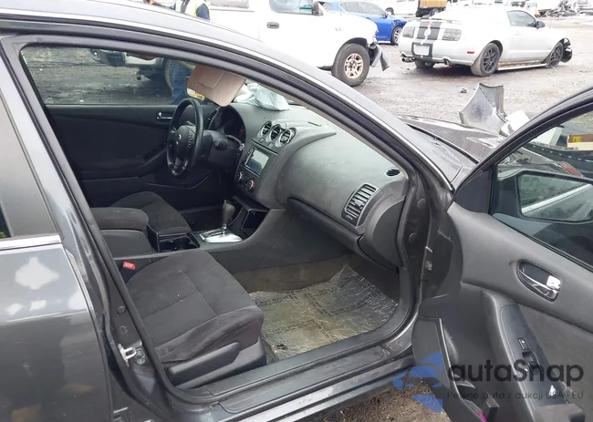 1N4AL2AP3CN492930: 44232733