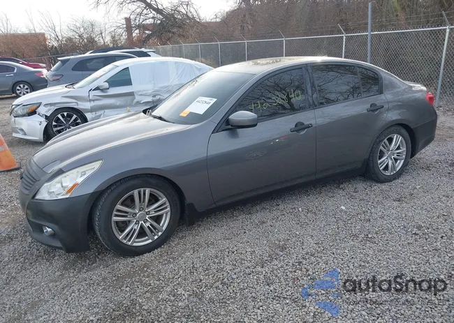 JN1CV6AR9DM358861: 44232840