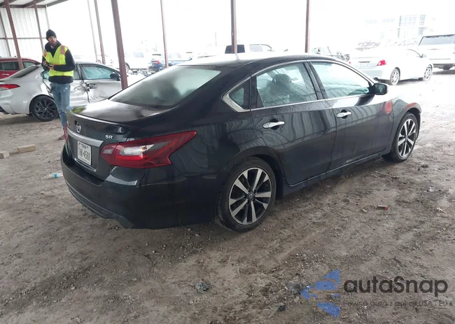 1N4AL3AP2HN318425: 44232878