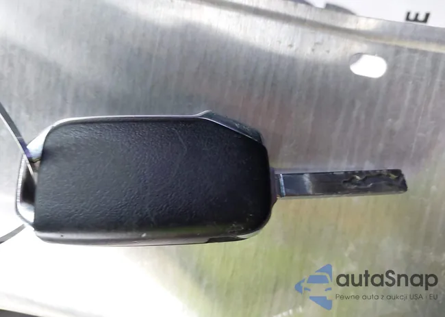 3KPF24AD9LE180958: 44232913