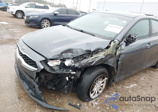 3KPF24AD9LE180958: 44232913