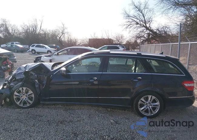 WDDHH8HB9BA285977: 44232142