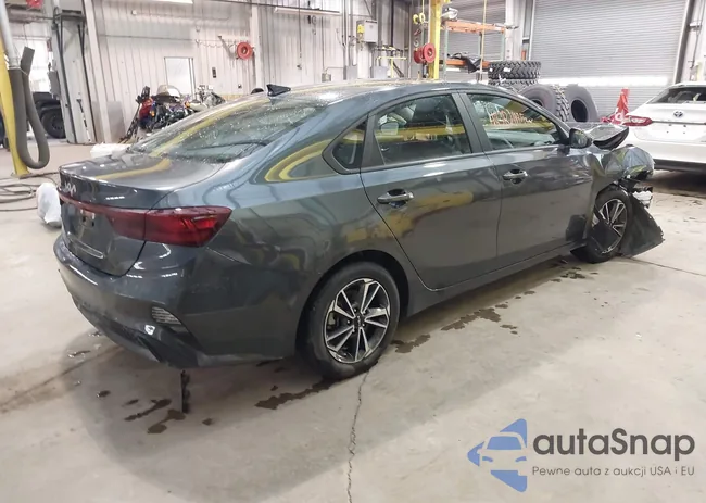 3KPF24AD0RE761211: 44232199