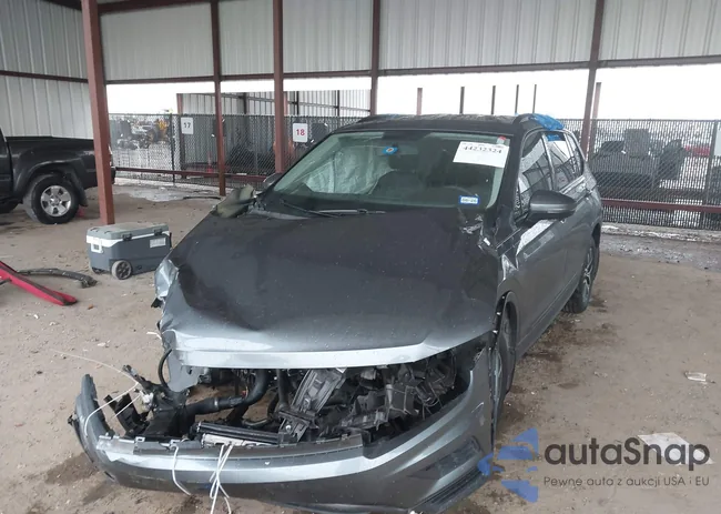 3VV1B7AX3MM038913: 44232324