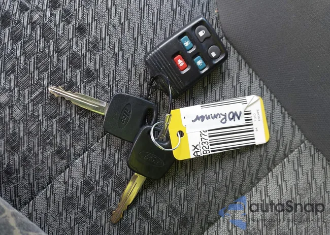 1FMCU93184KB23772: 44233353