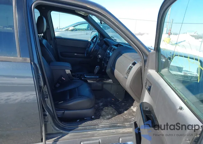 1FMCU941X8KA87197: 44233397