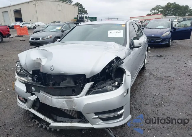 WDDGF4HB5DR296358: 44233563