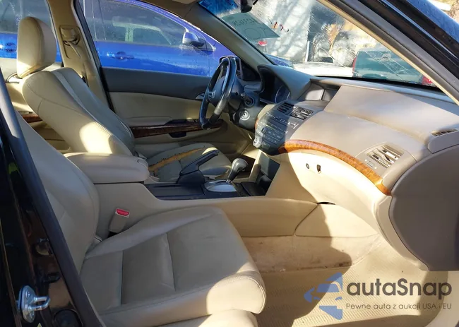 1HGCP2F84AA163085: 44233628