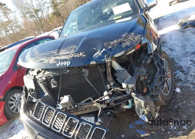 1C4RJFBG8KC670690: 44233664