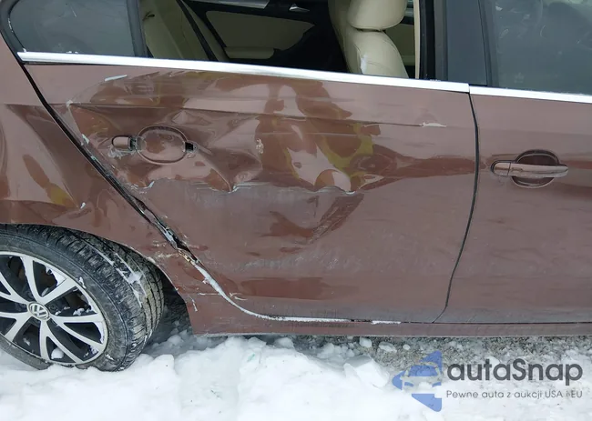 3VWDB7AJ7HM217353: 44233742