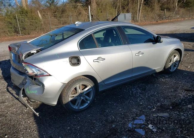 YV1612FS5E2271735: 44233744