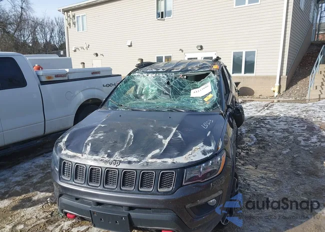 3C4NJDDB2KT775881: 44233886