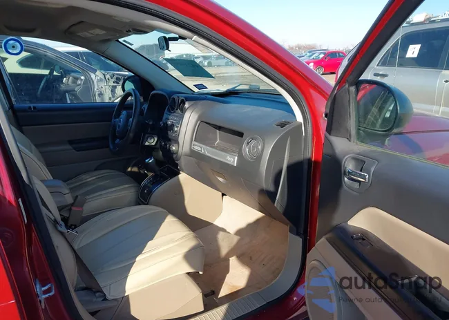 1C4NJCBA9ED523625: 44233059