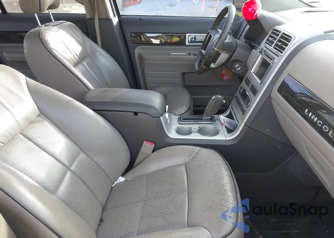 2LMDU88C98BJ40707: 44233070