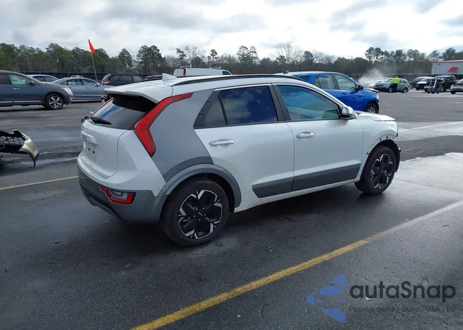 KNDCT3L14P5012997: 44233153