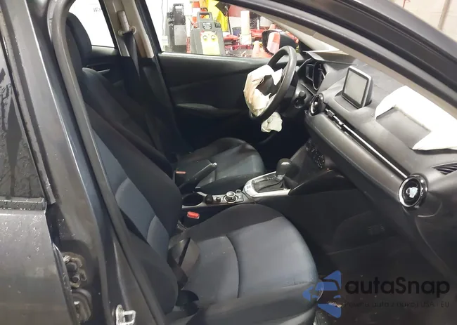 3MYDLBZV2GY120015: 44233273