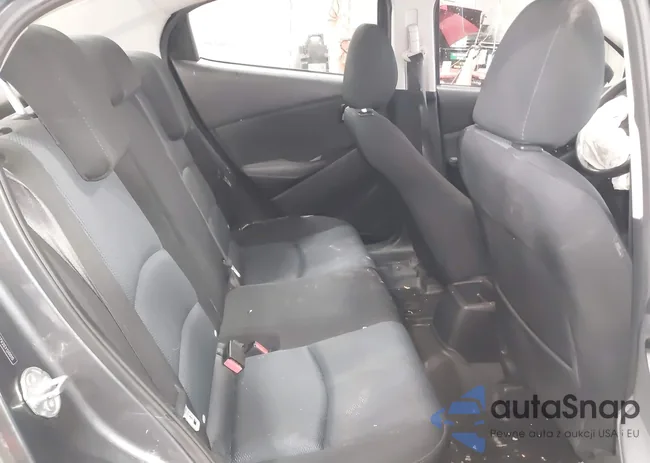 3MYDLBZV2GY120015: 44233273