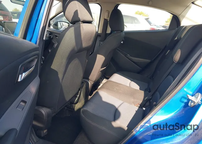 3MYDLBYV4HY194040: 44234709