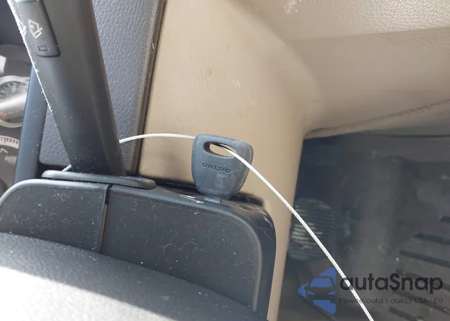 YV4952CZ4D1668122: 44234743