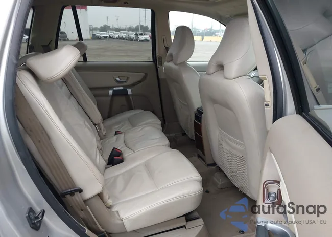 YV4CY982X81473925: 44233953