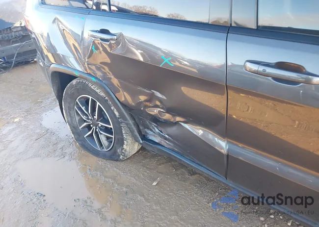 1C4RJFLG8MC665586: 44233988