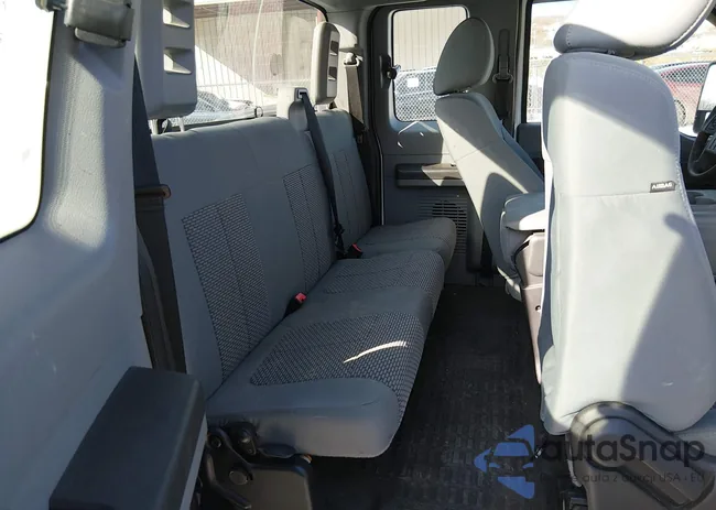 1FT7X2A62FEB11489: 44234047