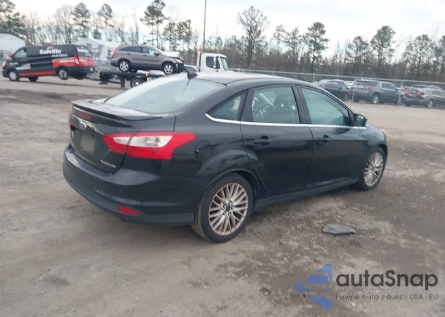 1FADP3J28EL134524: 44234050