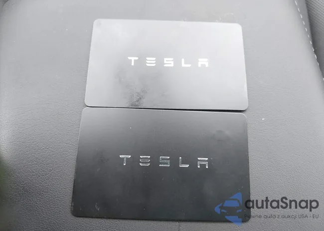 5YJ3E1EB9RF826102: 44234240