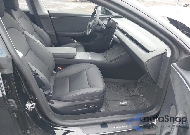 5YJ3E1EB9RF826102: 44234240