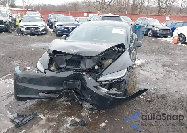 5YJ3E1EB9RF826102: 44234240