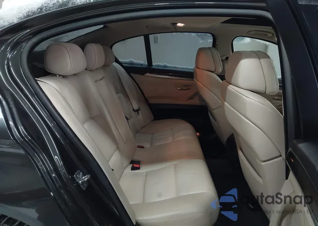 WBAFR7C56BC606997: 44235531