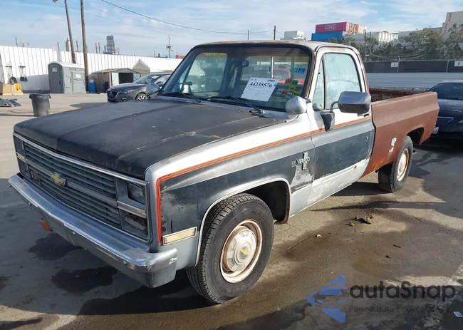 1GCGC24M7EJ105702: 44235576