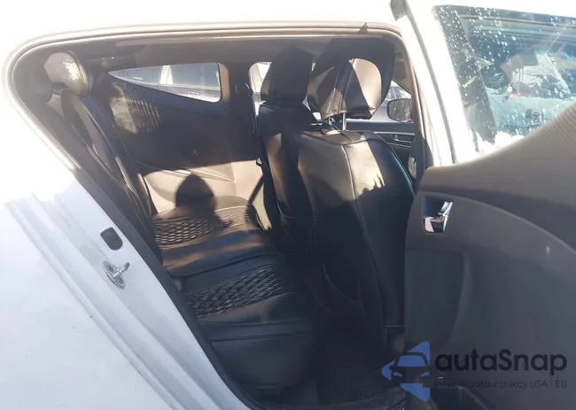 KMHTC6AD7DU100650: 44235694