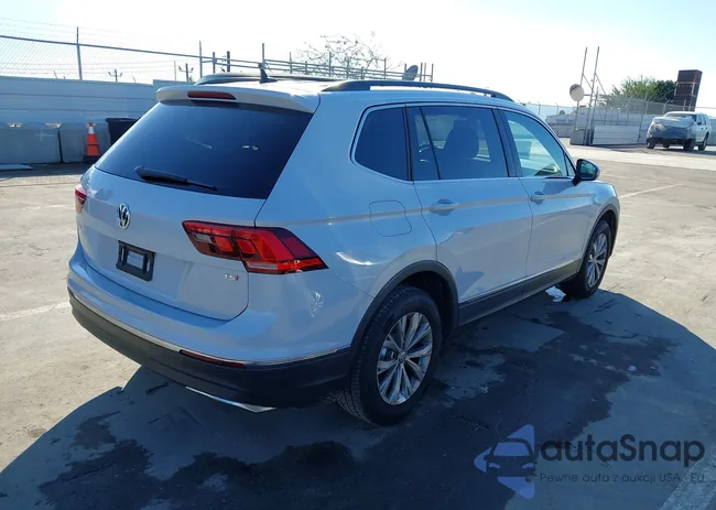 3VV3B7AX1JM028059: 44235761