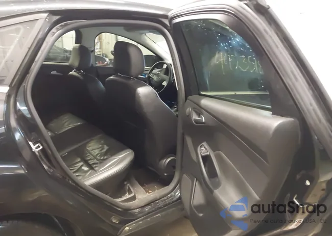 1FADP3J28FL235208: 44235186