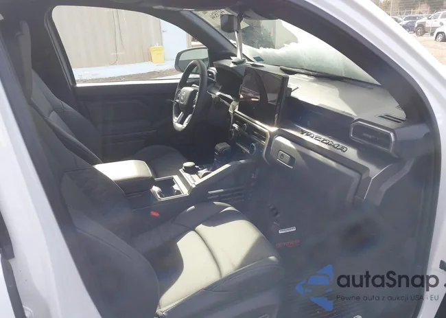 3TYLC5LN0RT007943: 44235244