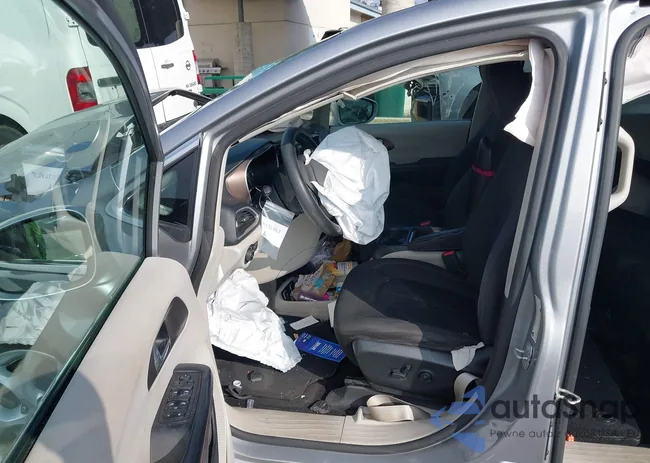 2C4RC1FG3JR126109: 44236465