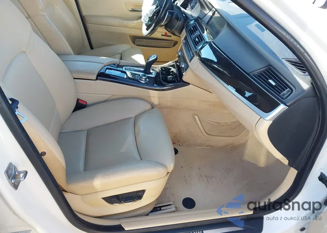 WBAFR7C58CC814378: 44236592