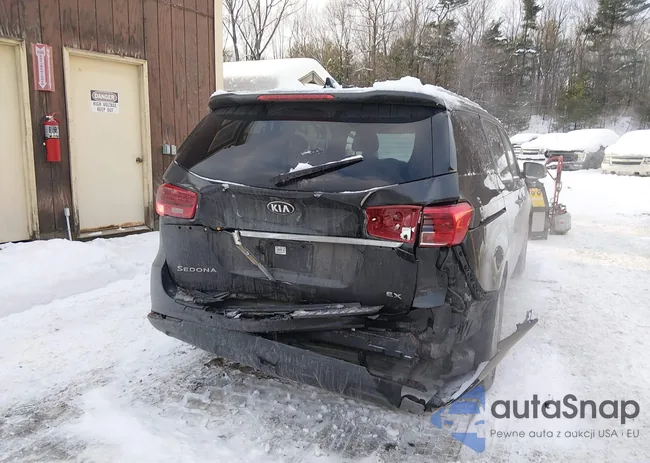 KNDMB5C17M6661900: 44236698