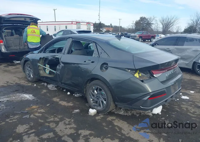 KMHLM4DG6RU746079: 44236850