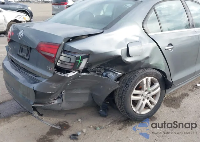 3VW2B7AJ1HM228694: 44236880