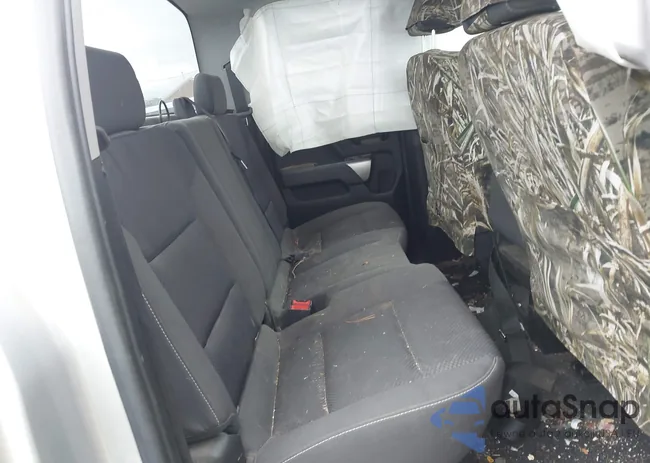 2GCVKPEC3K1165415: 44235981