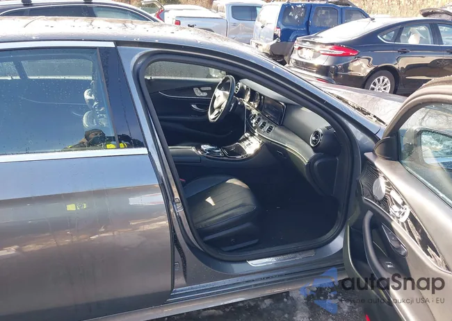 WDDZF4KB1HA230251: 44235997