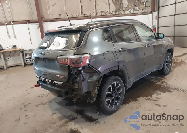 3C4NJDDB8KT740021: 44236270