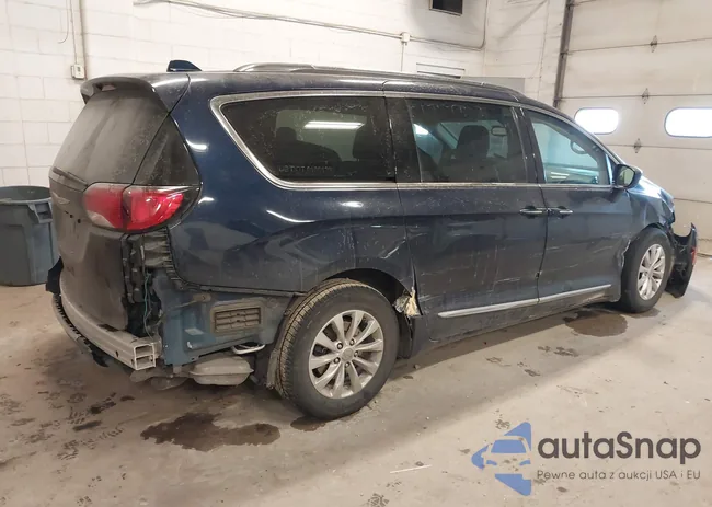 2C4RC1BGXKR537417: 44237402