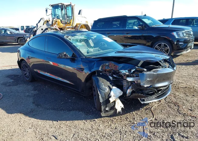 5YJ3E1EA0RF785205: 44237462